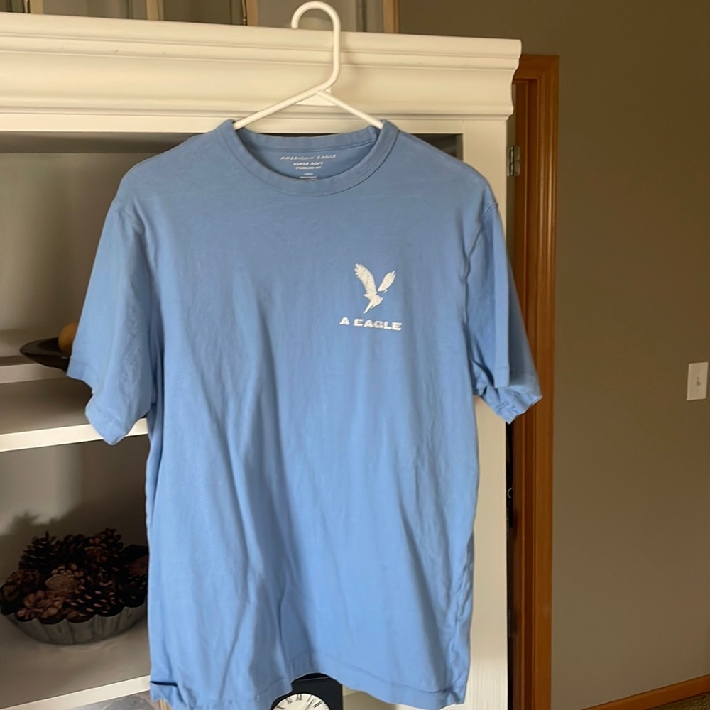 American Eagle T shirt